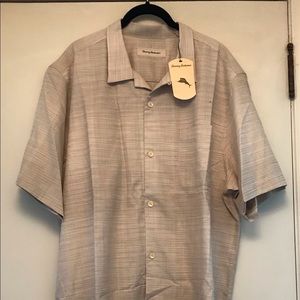 New, never worn Tommy Bahama men’s casual button down shirt.